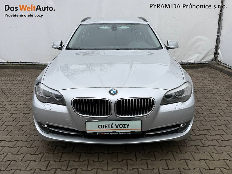 BMW Řada 5 (2012) 525D 160 kW XDRIVE - fotka 4 z 23