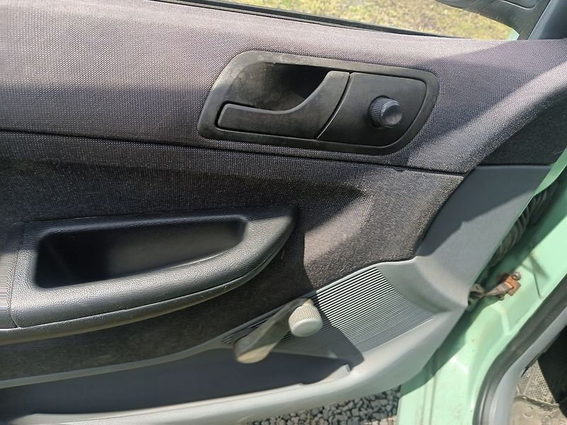 Škoda Fabia 1.4 MPI Combi - fotka 10 z 24