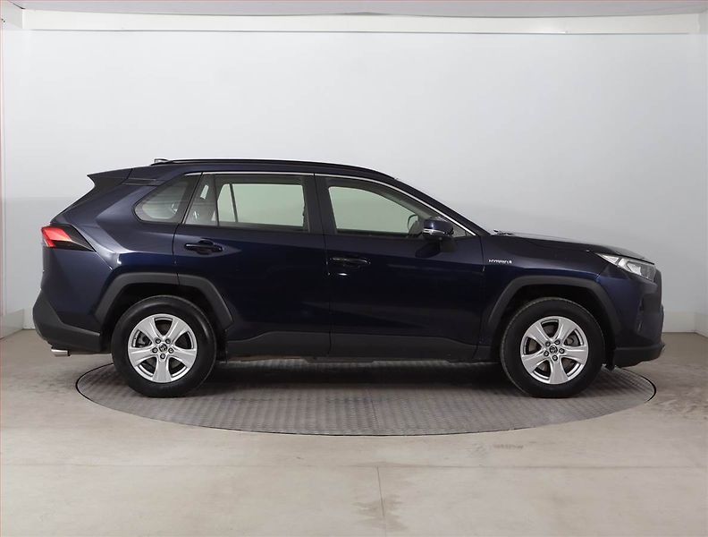 Toyota RAV4 (2022) Business 2.5 Hybrid - fotka 6 z 19