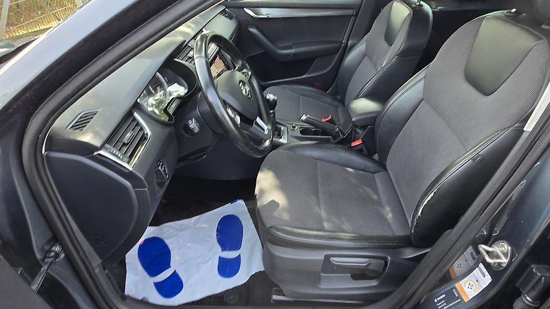 Škoda Octavia 2.0TDI 4x4  STYLE 1MAJITEL - fotka 30 z 43