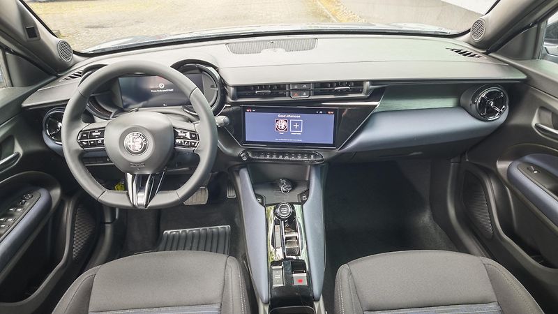 Alfa Romeo Junior (2026)  1,2 T 145 PS automat - fotka 16 z 42