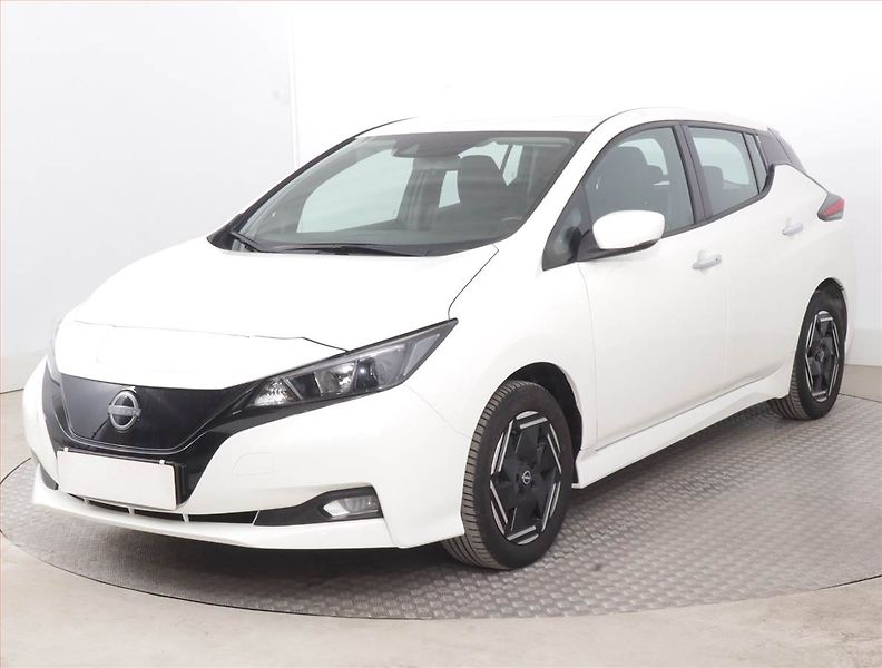 Nissan Leaf (2022) 40 kWh, SoH 91%, Automat - fotka 2 z 17