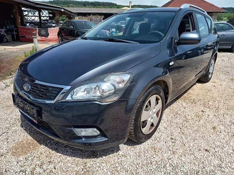Kia Ceed (2010) 1.4SW - fotka 9 z 37