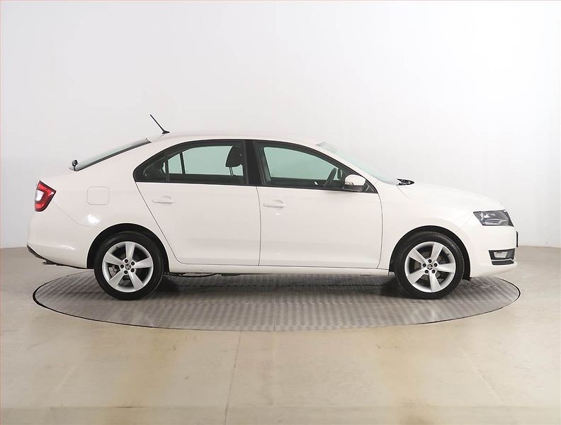 Škoda Rapid (2017) Ambition 1.4 TDI, Serv.kniha - fotka 6 z 18