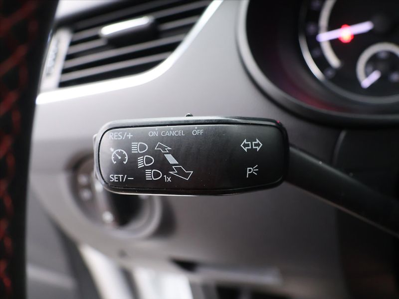 Škoda Octavia 2,0 TDI RS 135kW DSG Challenge - fotka 17 z 32