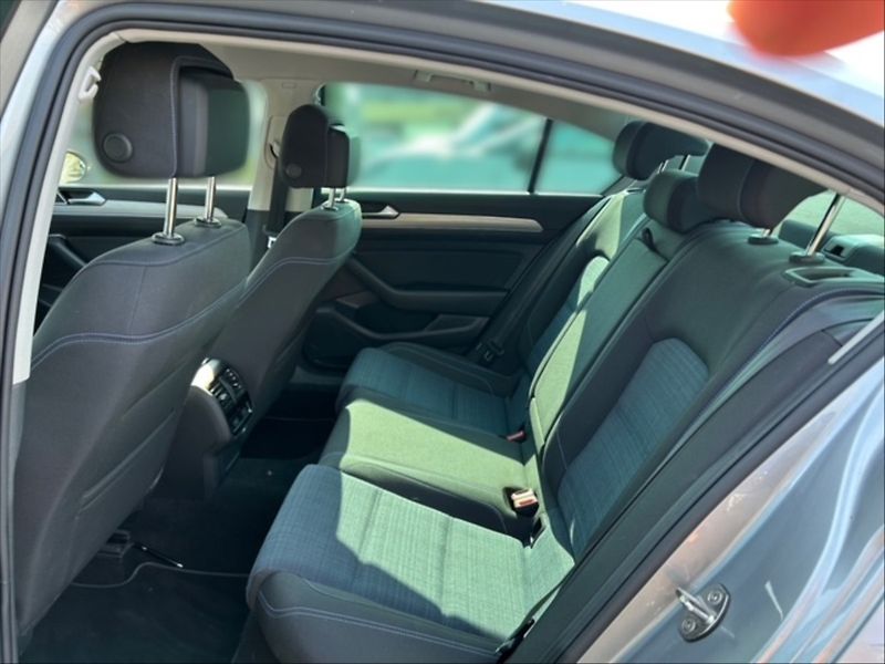 Volkswagen Passat 1,4 TSI Hybrid GTE AT - fotka 8 z 11