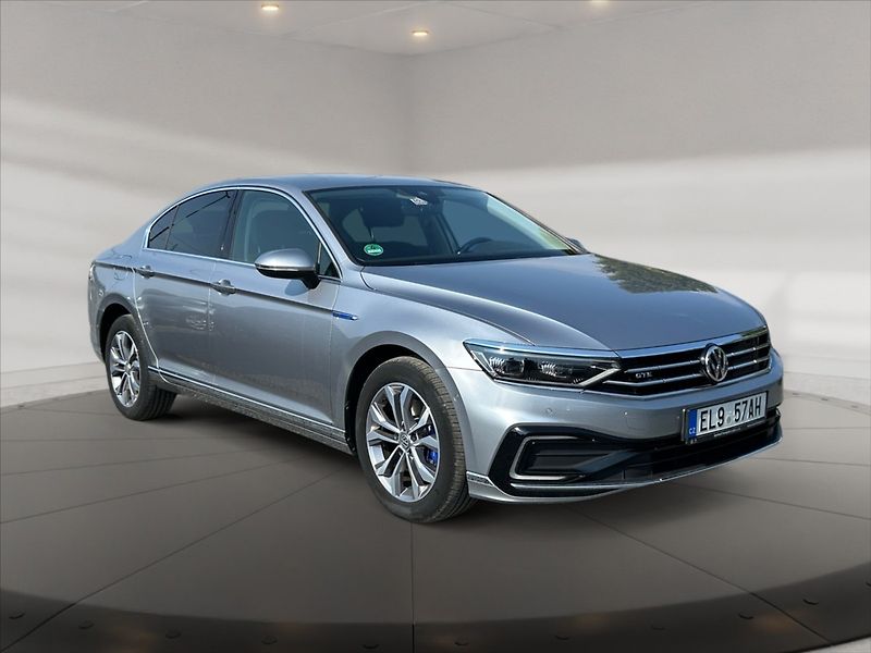 Volkswagen Passat 1,4 TSI Hybrid GTE AT - fotka 1 z 11