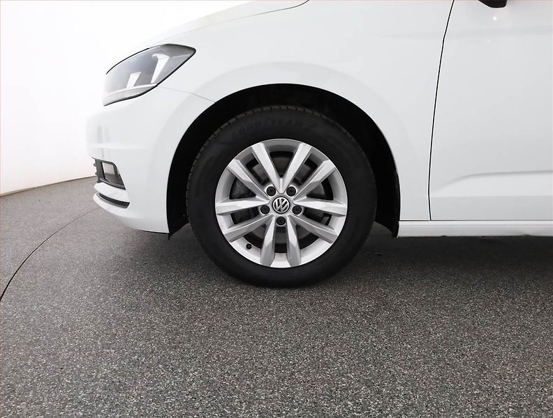 Volkswagen Touran (2019) 1.6 TDI, Automat, 7 míst, Navi - fotka 20 z 20