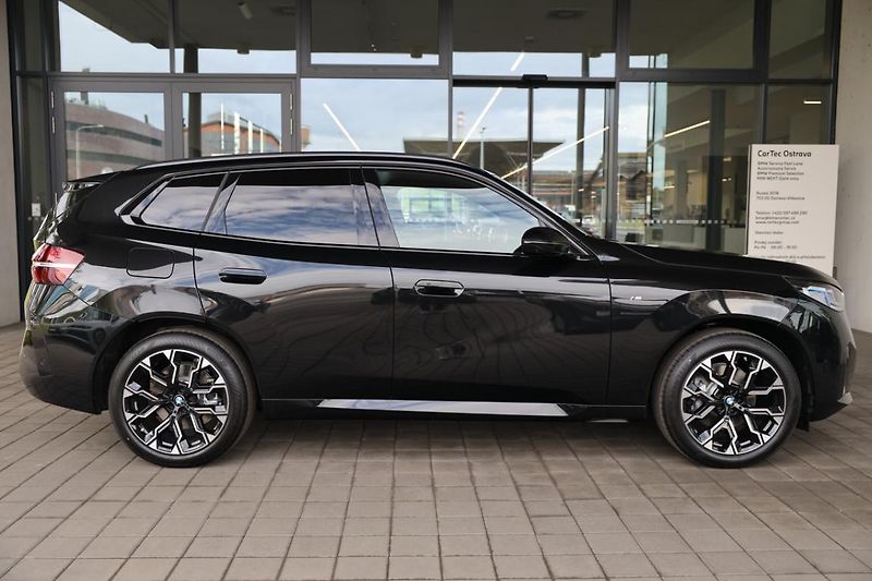 BMW X3 xDrive 40d - fotka 4 z 18