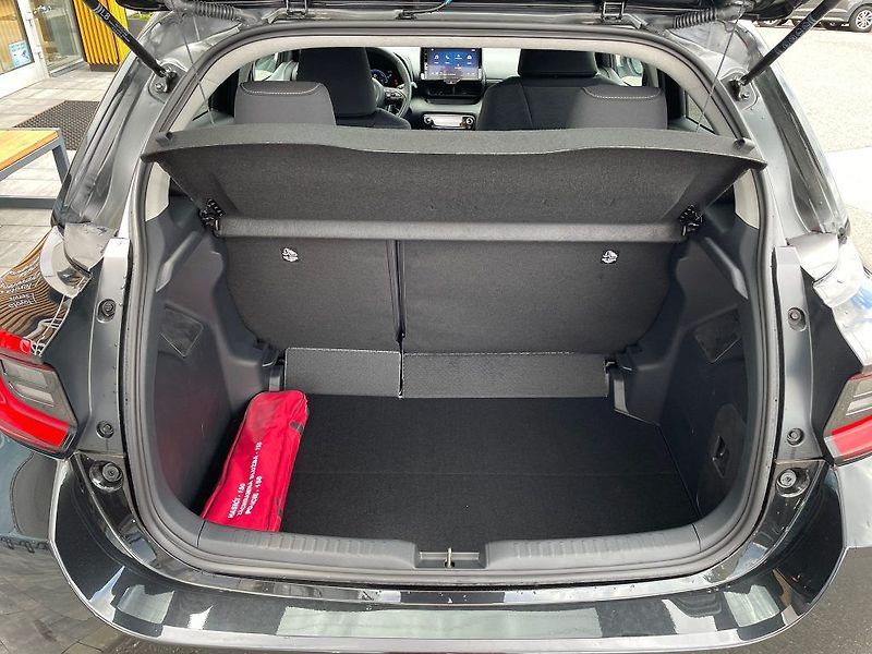 Toyota Yaris 1.5 HEV 116 Style - fotka 8 z 28