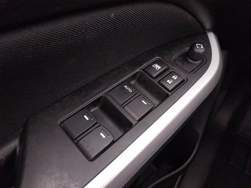 Suzuki Vitara (2016) 1.6 VVT, Automat, Serv.kniha - fotka 19 z 20