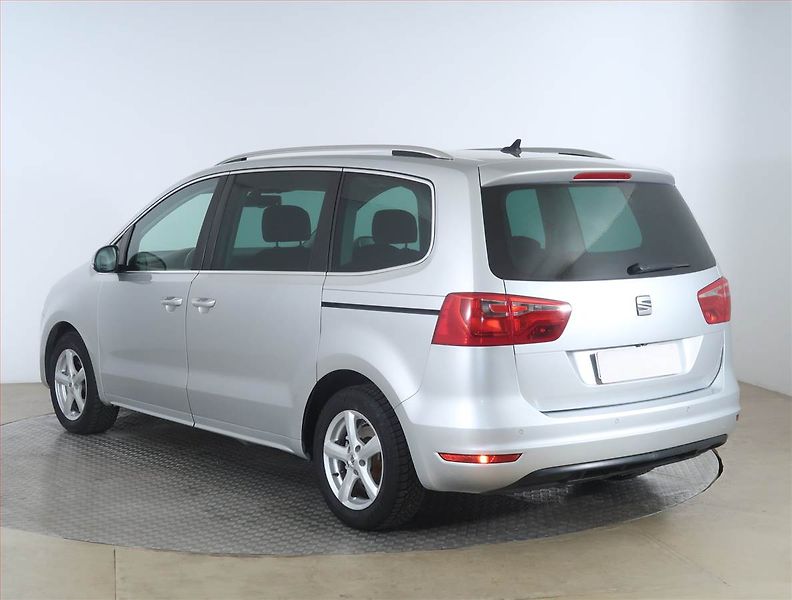 Seat Alhambra (2012) 2.0 TDI, Automat, Navi - fotka 4 z 19