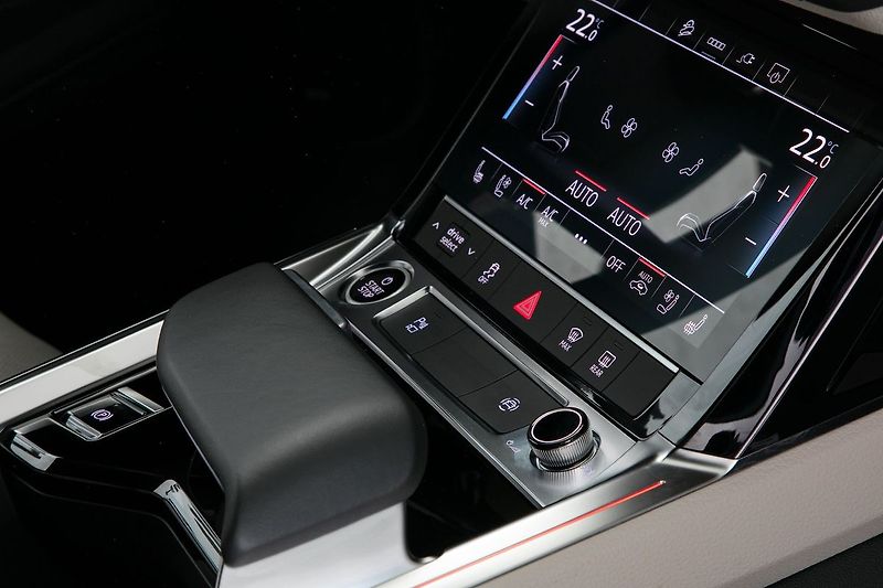 Audi e-tron 55 300kW Ventilace Matrix 360 - fotka 26 z 48