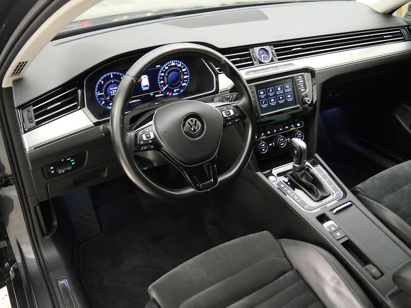 Volkswagen Passat - fotka 5 z 23