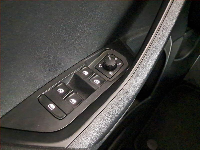 Škoda Karoq (2021) Style Plus 1.5 TSI - fotka 19 z 22
