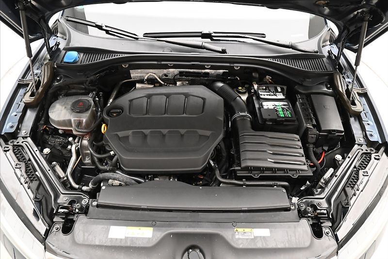 Škoda Superb 2,0 TSI 206kW L&K DSG 4x4 Záru - fotka 9 z 32
