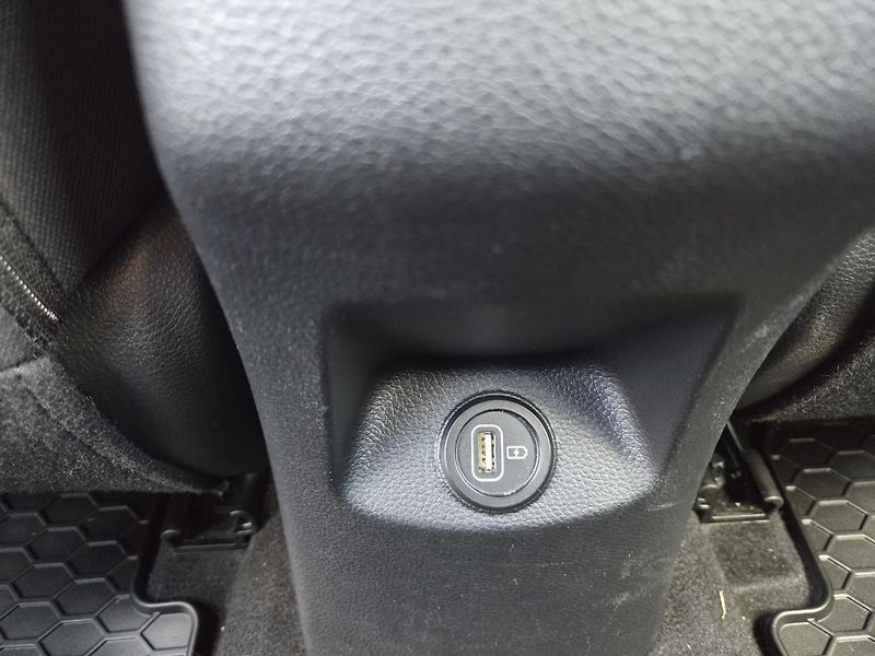 Kia Stonic 1,2i 1.MAJITEL , SPLÁTKY VŠEM! - fotka 11 z 12
