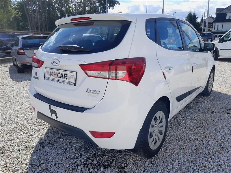 Hyundai ix20 1.6i 16V - fotka 7 z 53