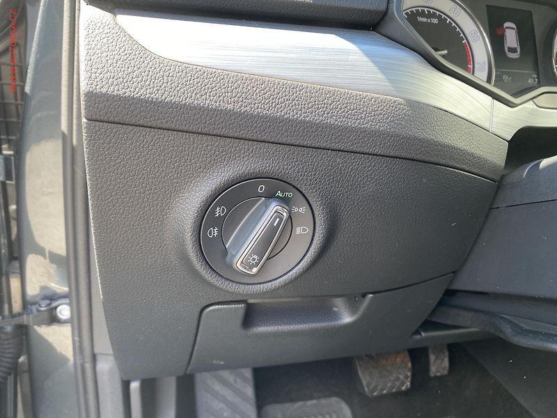 Škoda Superb (2021) 2.0 TFSi, 1.maj,ČR, Ambition - fotka 13 z 18