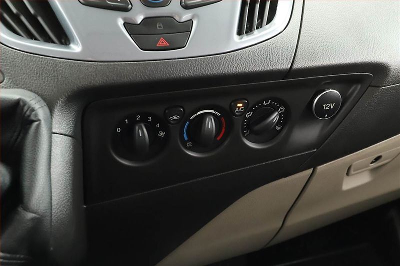 Ford Tourneo Custom (2013) Titanium 2.2 TDCi, ČR - fotka 14 z 14