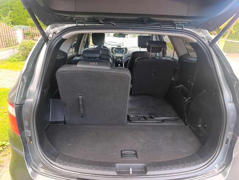 Hyundai Grand Santa Fe (2015) 2.2 CRDi 4x4 6míst tažné - fotka 17 z 20