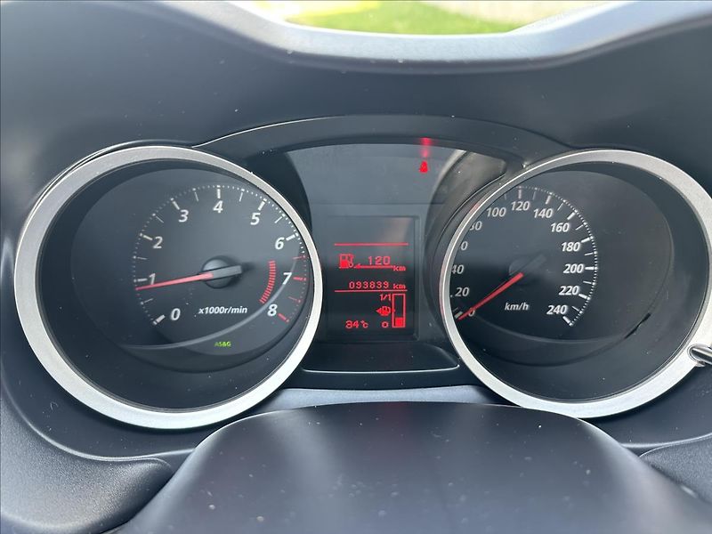Mitsubishi Lancer 1,6 - fotka 14 z 21