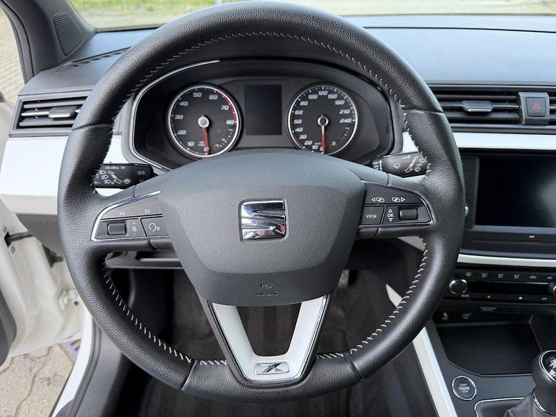 Seat Arona 1.0 TGI Xcellence, LED. - fotka 15 z 19