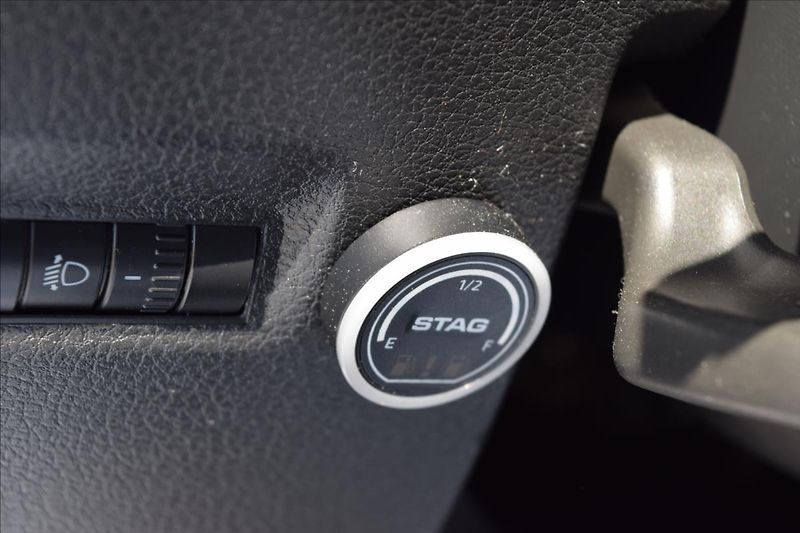 Škoda Fabia 1,0 MPI 55KW VÝHŘEV ALU LPG - fotka 37 z 52