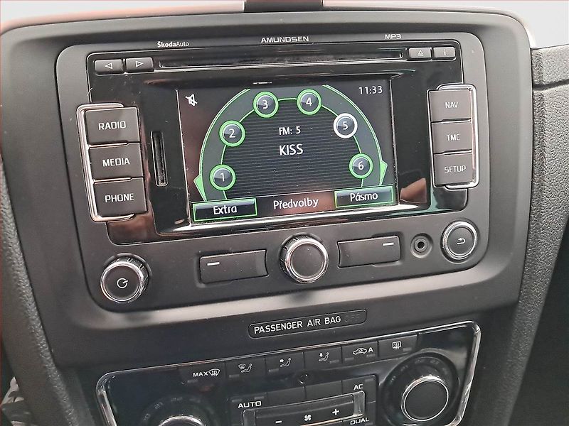 Škoda Superb (2011) Ambition Plus 1.6 TDI, Navi - fotka 12 z 20