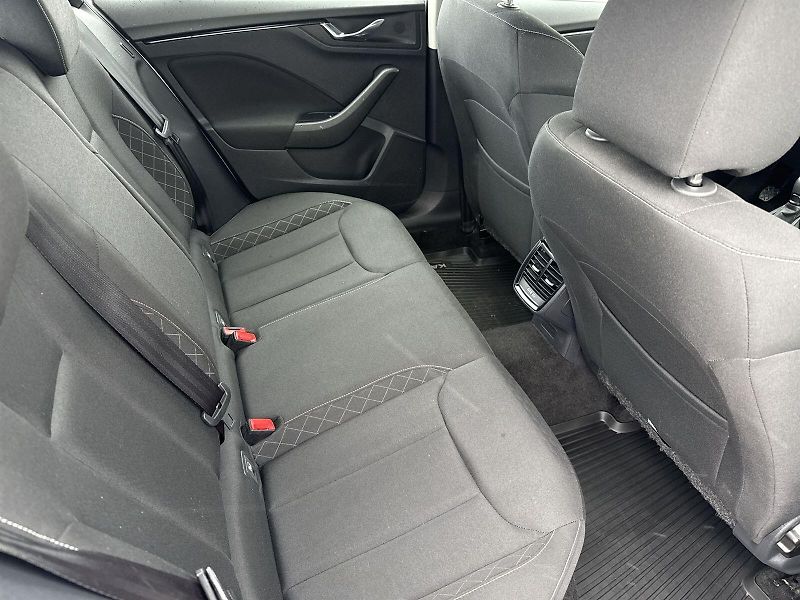 Škoda Kamiq (2023) 1.0 TSI Fresh - fotka 10 z 32