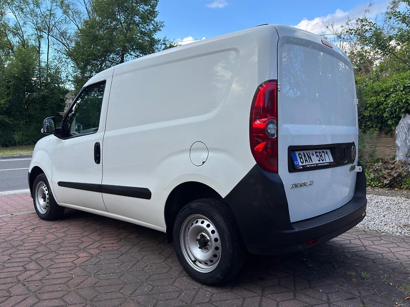 Fiat Dobló cargo 1.3 ČR 1.MAJ, DPH NEHAVAROVÁNO - fotka 4 z 25