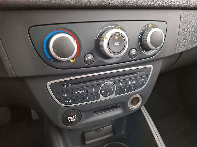 Renault Mégane (2012) 1.5 dCi, po STK, jezdí výborně - fotka 14 z 15