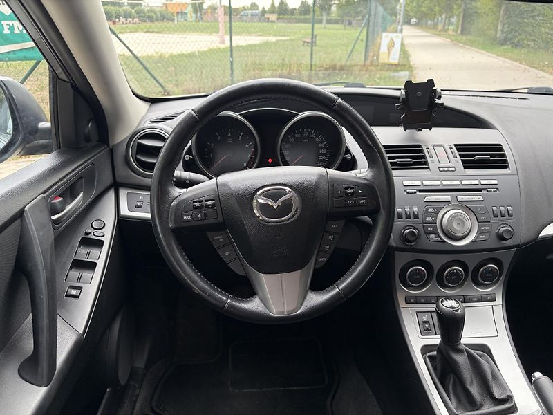 Mazda 3 2.0 Exclusive-Line - fotka 29 z 30