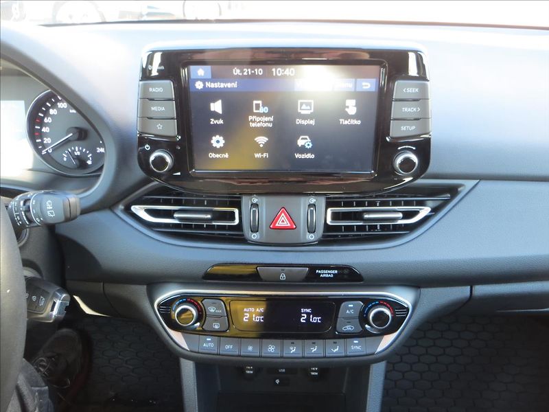 Hyundai i30 1,0 T-GDI Smart AUT7 ČR TOP - fotka 15 z 23