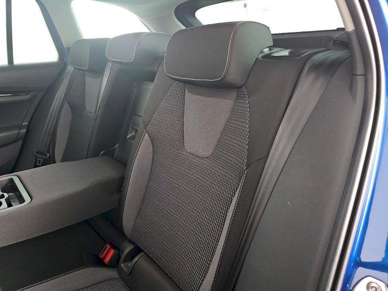Škoda Octavia (2024) COMBI 1.5TSI 85kW DSG SELECTIO - fotka 9 z 30