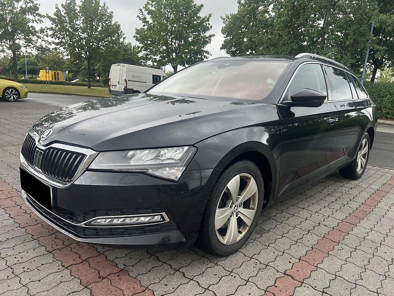 Škoda Superb (2023) 2.0TDI 110kW DSG Style Plus - fotka 1 z 13