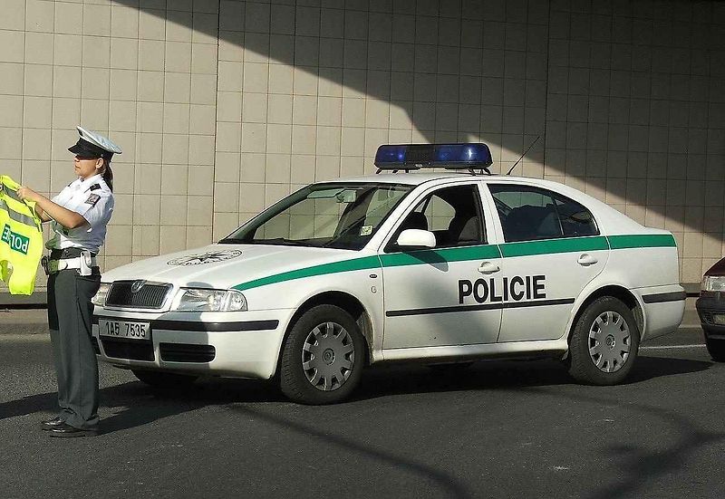 V 70. letech začaly být policejní vozy žluté