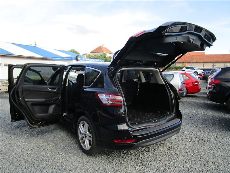 Ford S-MAX 1.5 EcoBoost, aut. klima, LED - fotka 33 z 44