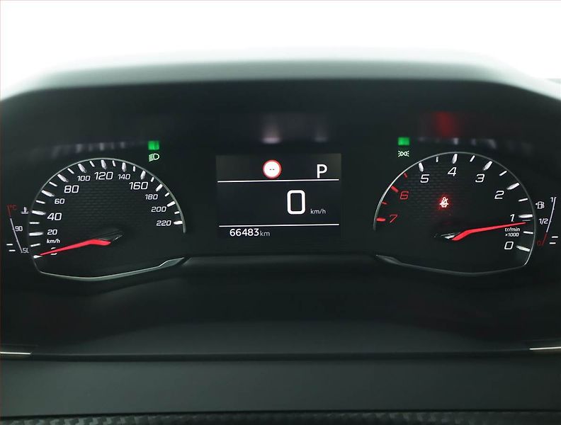 Peugeot 2008 (2022) Allure 1.2 PureTech, Automat - fotka 11 z 17
