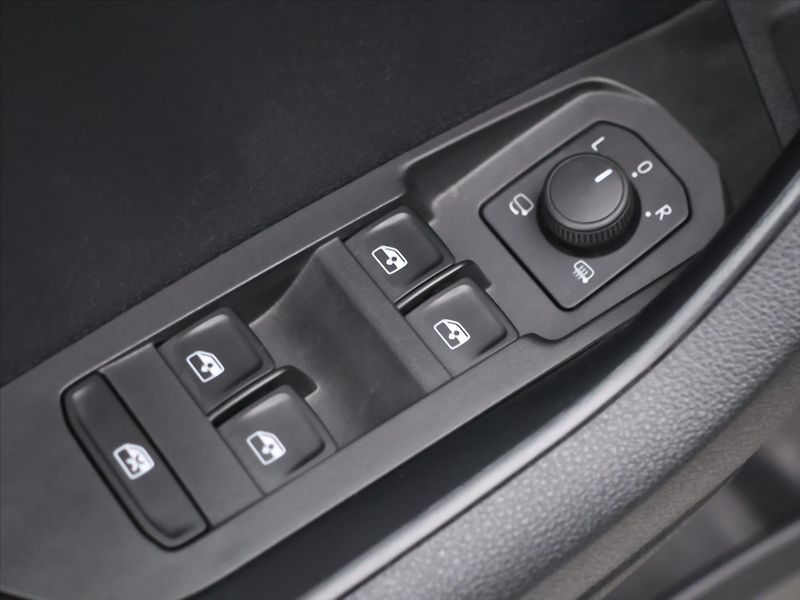 Škoda Karoq 2,0 TDI DSG 4x4 Virtual DPH - fotka 14 z 30