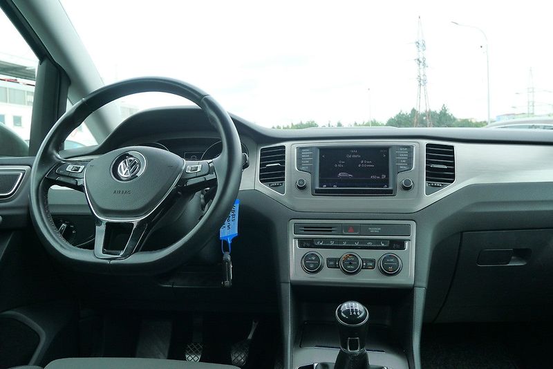Volkswagen Golf Sportsvan - fotka 6 z 6