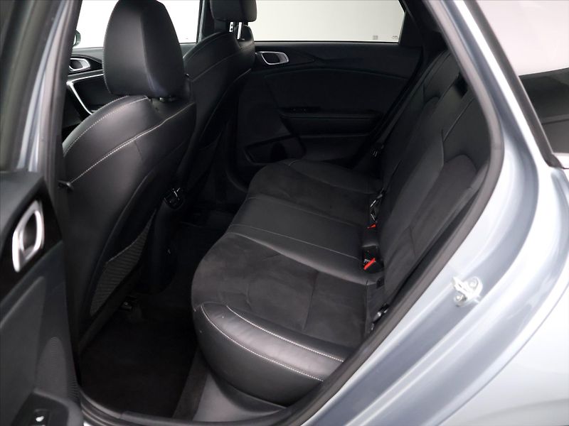 Kia Ceed SW 1,5 T-Gdi 118kW DCT CZ DPH - fotka 14 z 36