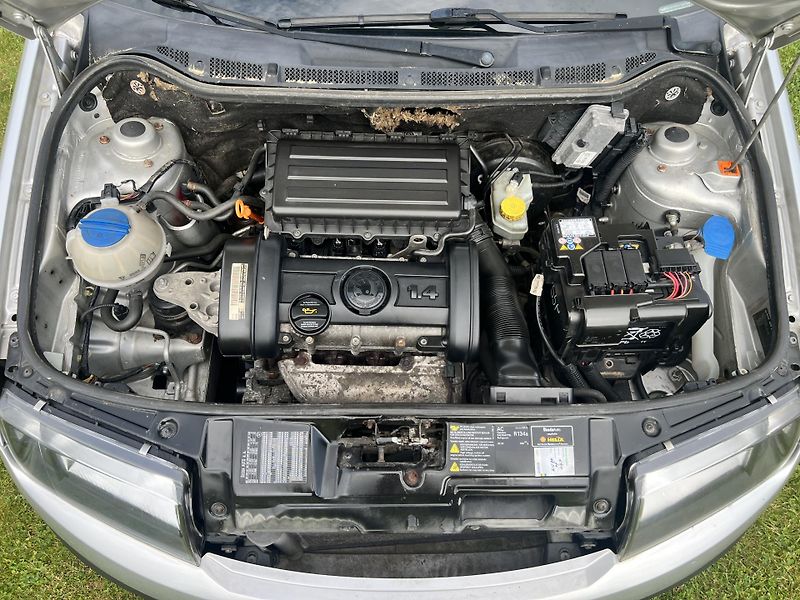 Škoda Fabia 1.4 59KW,TZ,KLIMA,TEMPOMAT,ESP - fotka 45 z 45