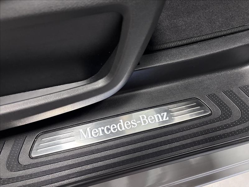 Mercedes-Benz Třídy V V300D 4MATIC STYLE L - fotka 35 z 38