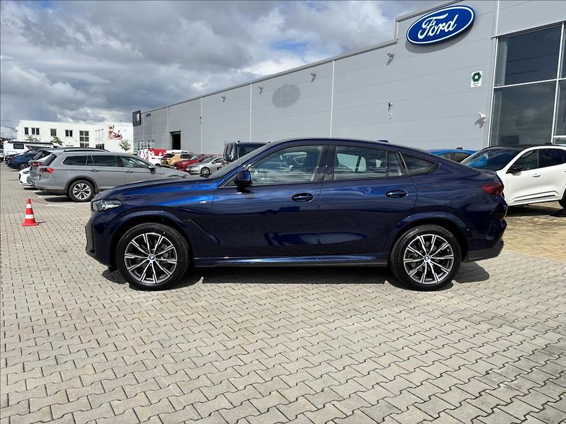 BMW X6 3,0 40i 280kW M-Sport xDrive - fotka 2 z 46