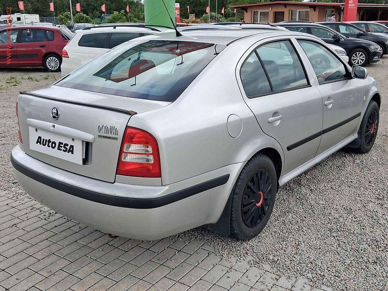 Škoda Octavia (2004) 1.4MPI, AC - fotka 4 z 15