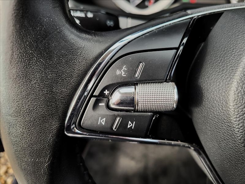 Škoda Superb 1,4 TSI,PHEV,DSG,LED,NAVI,VÝHŘ - fotka 20 z 47