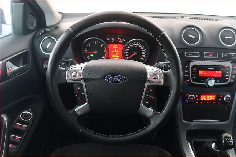Ford Mondeo (2011) 1.6 TDCi, Tažné, jezdí skvěle - fotka 14 z 15