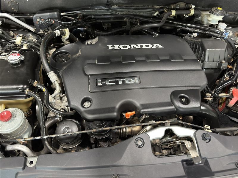 Honda CR-V 2,2   CTDI 4X4 EXCLUSIVE TZ - fotka 32 z 32