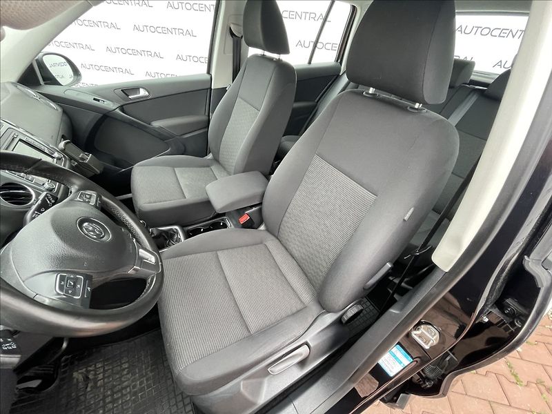 Volkswagen Tiguan 1,4 TSi,90kW,serv.kniha - fotka 11 z 22